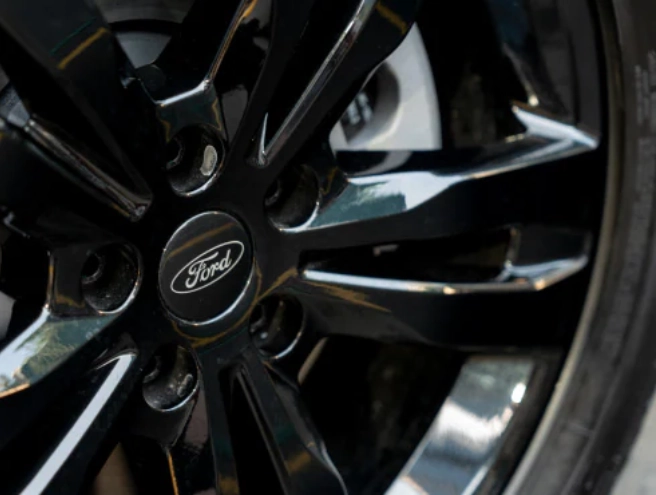 Territory Dark Edition - ebony-alloy-wheels